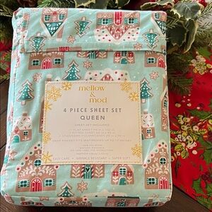 NEW Mellow & Mod Queen Christmas Sheet Set Gingerbread House Deep Pocket
